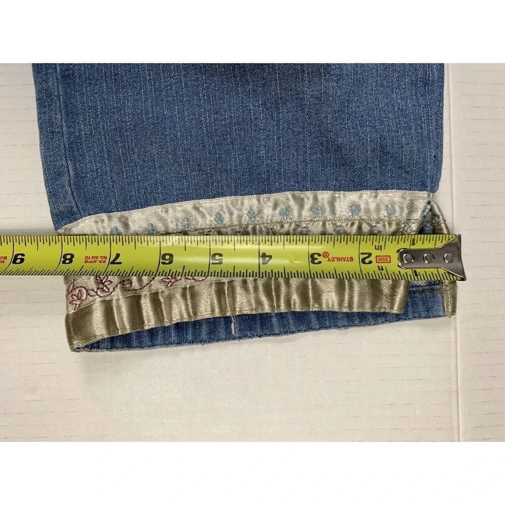 Susan Bristol Women 6 Capri Denim Pants Blue Embroidered Beaded Stretch W29 L22